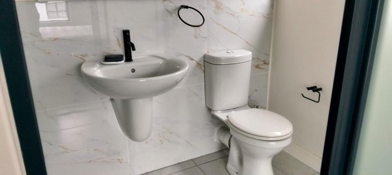To Let 1 Bedroom Property for Rent in De Kuilen Western Cape